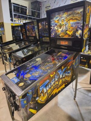 20250515_185926-800x1067-1.jpg JUNK YARD BALLY WILLIAMS PINBALL FLIPPER (P2152)