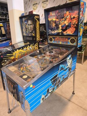 20250718_181634-800x1067-1.jpg JUDGE DREDD BALLY WILLIAMS PINBALL FLIPPER (T2224)