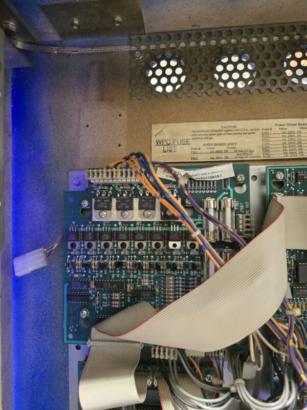 20251023_163421-rotated-1.jpg WHITE WATER WILLIAMS PINBALL FLIPPER (P2257)