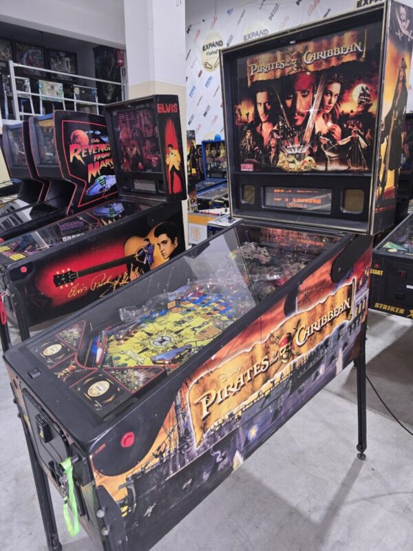 20251111_151722-800x1067-1.jpg PIRATES OF THE CARIBBEAN STERN PINBALL FLIPPER (P2274)