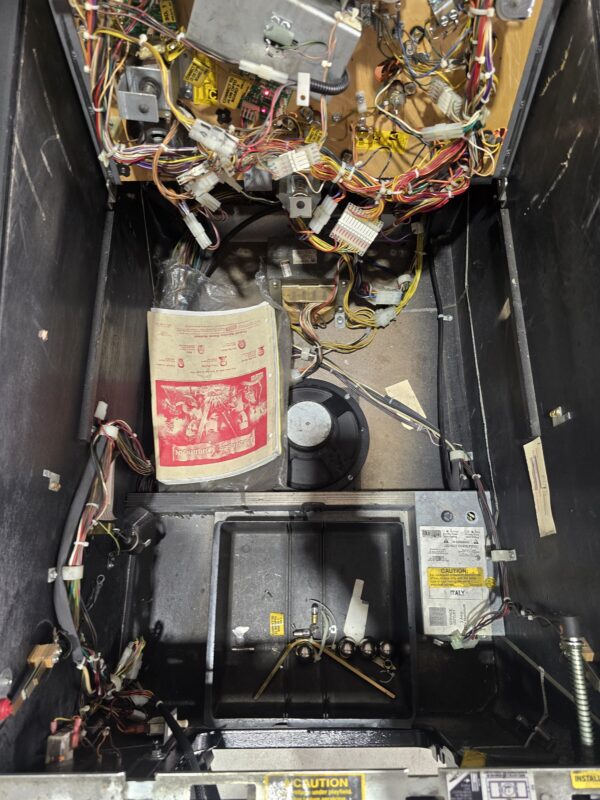 20251111_152939-rotated-1.jpg PIRATES OF THE CARIBBEAN STERN PINBALL FLIPPER (P2274)