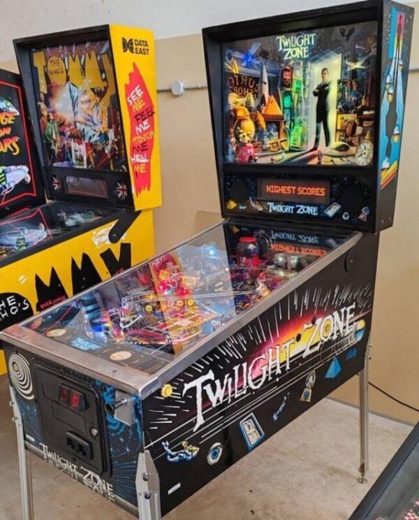 TWILIGHT ZONE BALLY WILLIAMS PINBALL FLIPPER (P1872)